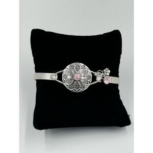 Silver Colored‎ Floral Front Design Round Bracelet